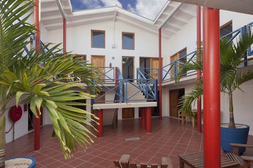 The Ritz Hostel Βίλλεμσταντ Εξωτερικό φωτογραφία
