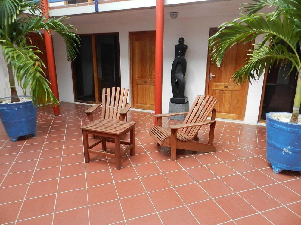 The Ritz Hostel Βίλλεμσταντ Εξωτερικό φωτογραφία